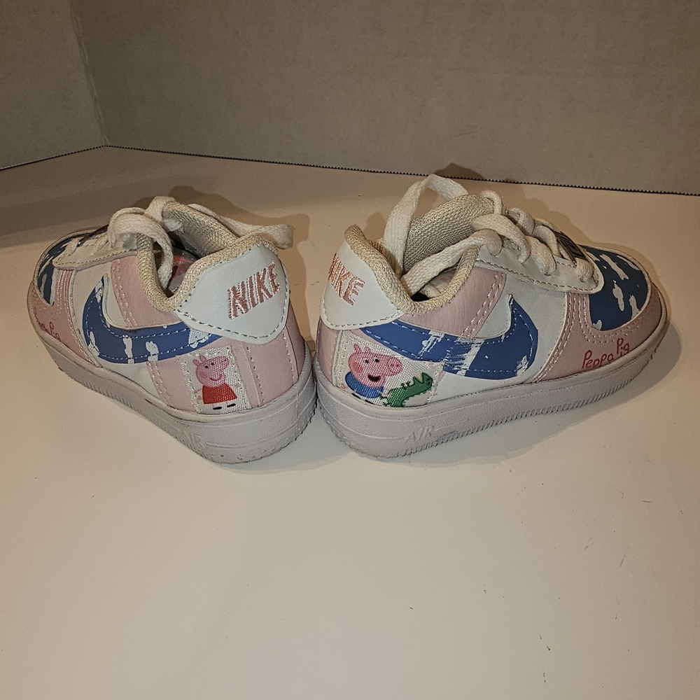 Custom toddler Nike Air Force 1 Peppa pig sz 8-9